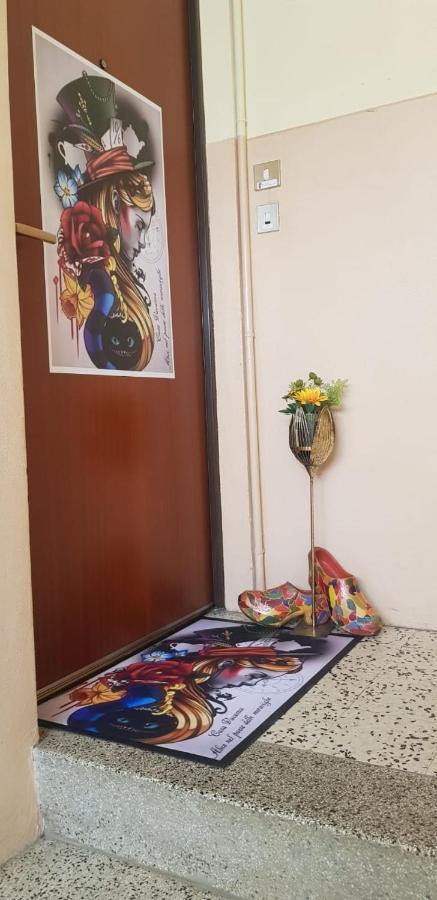 Alice Nel Paese Delle Meraviglie Sulbiate Buitenkant foto