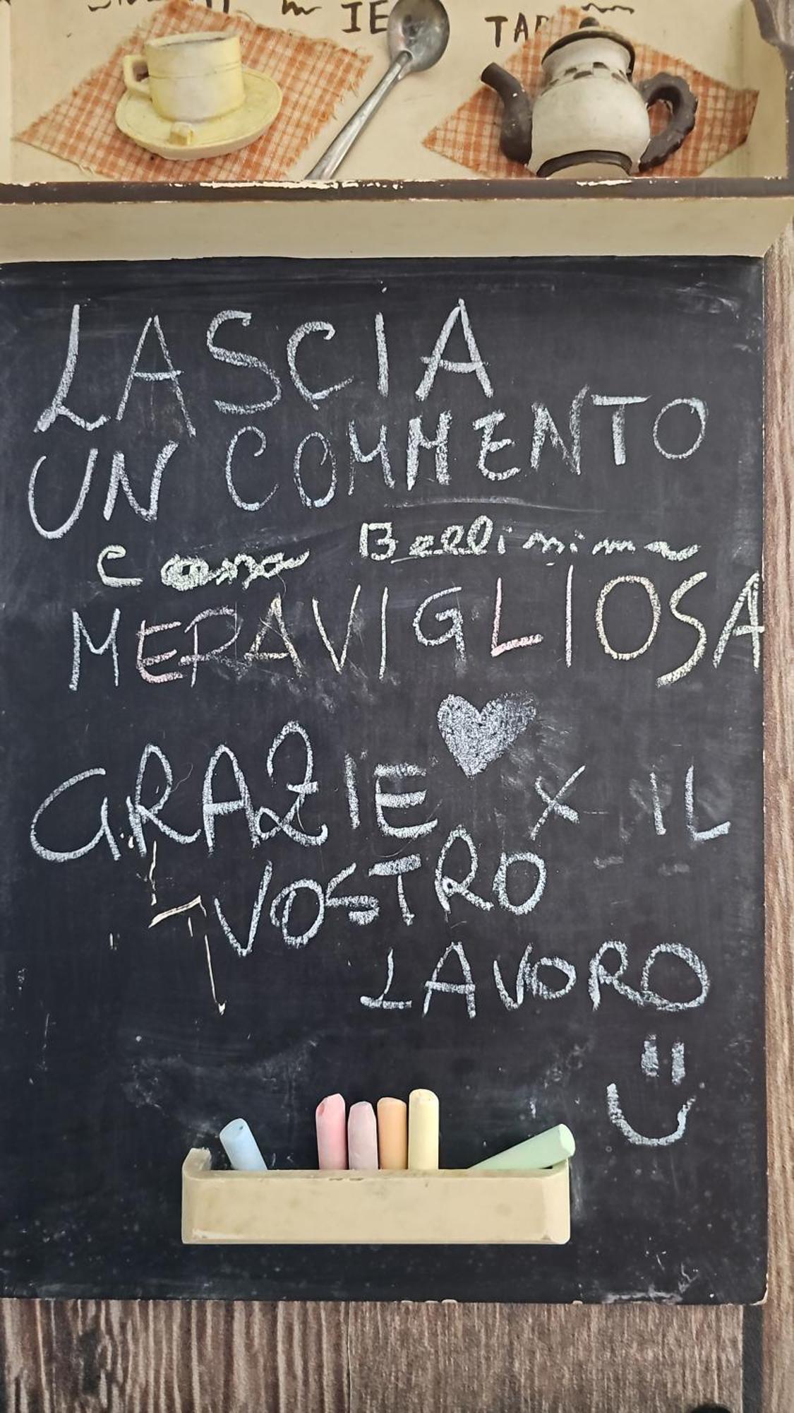 Alice Nel Paese Delle Meraviglie Sulbiate Buitenkant foto